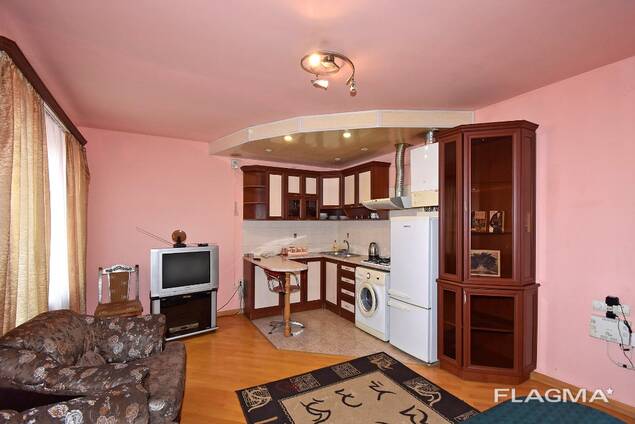 2-х комнатная квартира посуточно в центре, площадь Сахарова