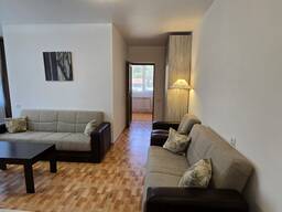 Վաճառվում է 2-3 սենյականոց բնակարան Ծաղկաձորի կենտրոնում։