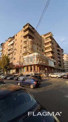 Продается квартира в центре Еревана