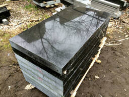 Գրանիտային հուշարձաններ մեծ մասամբ Ուկրաինայից